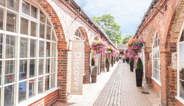 TOWN MILL, pet friendly, with open fire in Bewdley