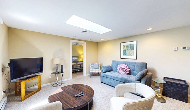 Town of Rehoboth Beach pet friendly house w/deck close to beach