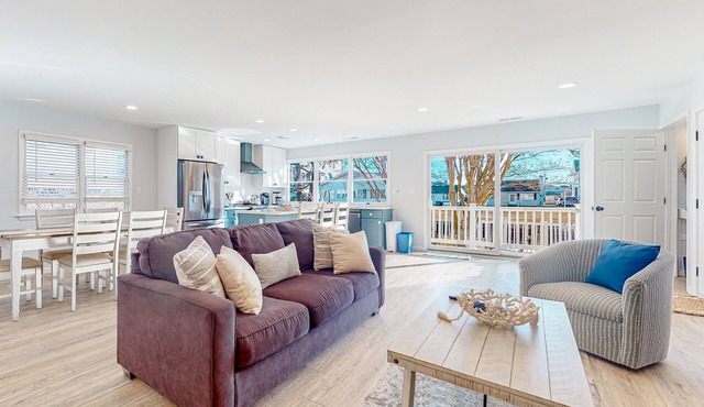 Town of South Bethany renovated canal-front home with private dock & firepit