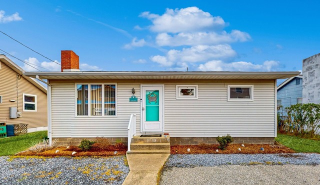 Town of South Bethany waterfront home with boat ramp - 5-min walk to beach