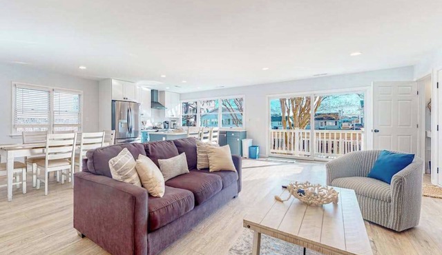Town of South Bethany renovated canal-front home with private dock & firepit