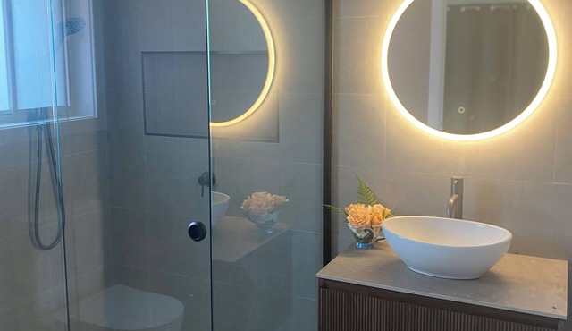 Town-to-beaches Living I Studio for travelling solo, with bestie, or as couple.