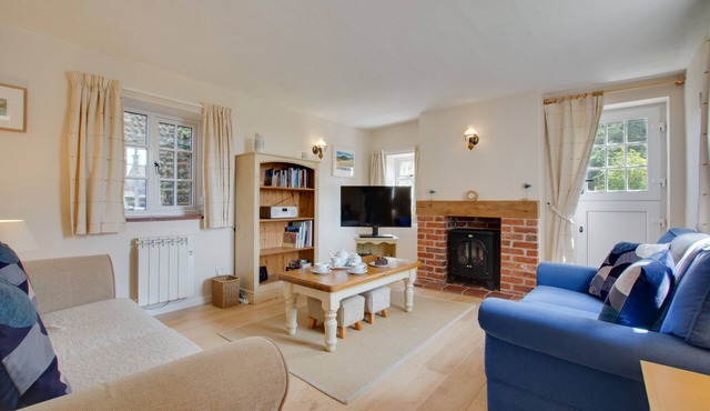 Town Yard Cottage - Two Bedroom House, Sleeps 4