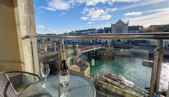 Townbridge Retreat - Two Bedroom Apartment, Sleeps 4