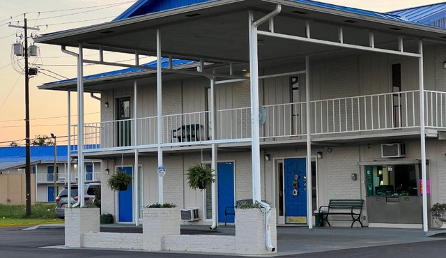 Towne inn