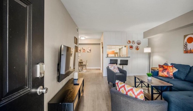 Towne Plaza Apartments 111 - 7 km from FIFA Fest