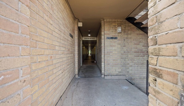 Towne Plaza Apartments #292 in the Galleria Area - 7 km from FIFA Fan Fest