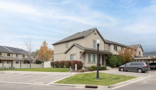 Townhome- 5 Minutes to UVU