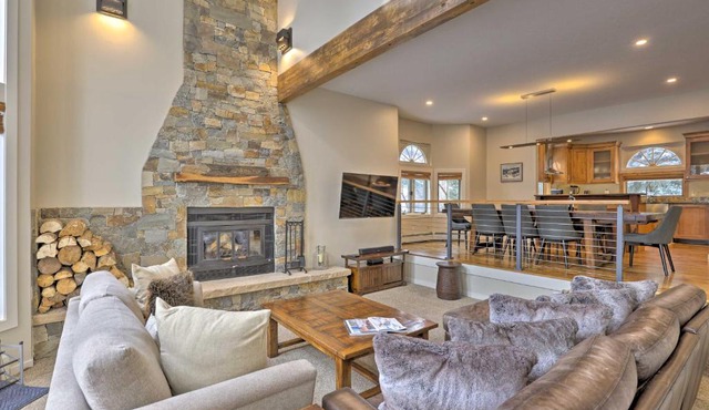 Townhome about 4 Mi to Beaver Creek and 8 Mi to Vail!