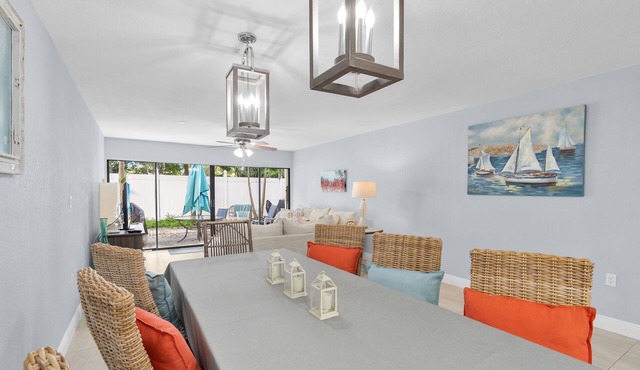 Townhome at gated community with Pool, Beach, and Clubhouse!