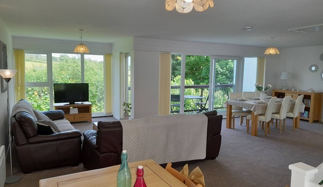 Townhome at Honicombe Park with views and pool access