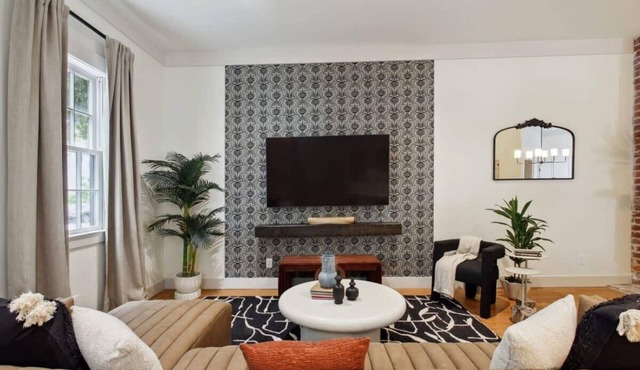 Townhome Combo Near Forsyth Park | Parking