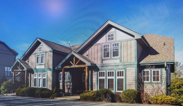 Townhome Echota March -May DISCOUNTS HotTub Pool Boone, Blowing Rock Banner Elk
