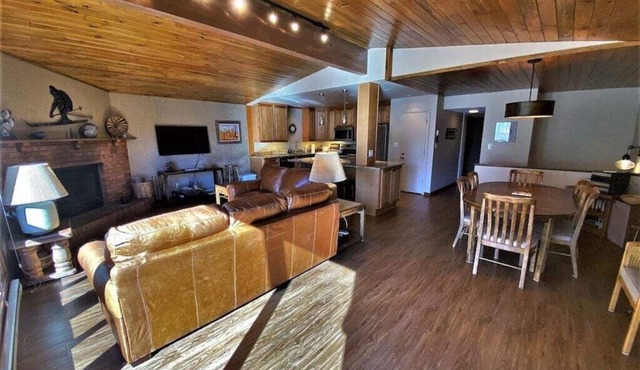 Townhome just a Short Walk to Slopes at Purgatory Ski Resort, WiFi, Grill