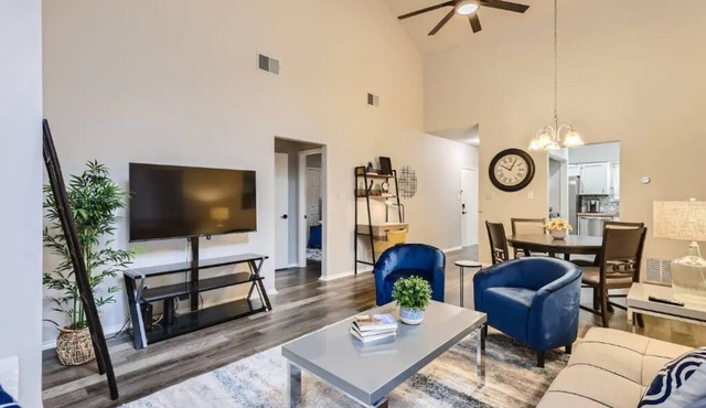 Townhome Medical Ctr/Six Flags/La Cantera/Rim