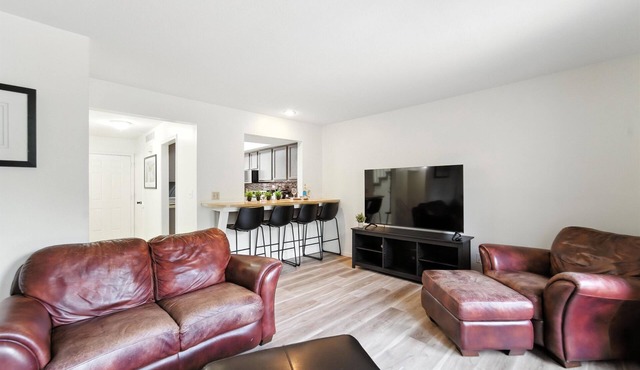 Townhome Mins to Hospitals*District*Mizzou*Parks