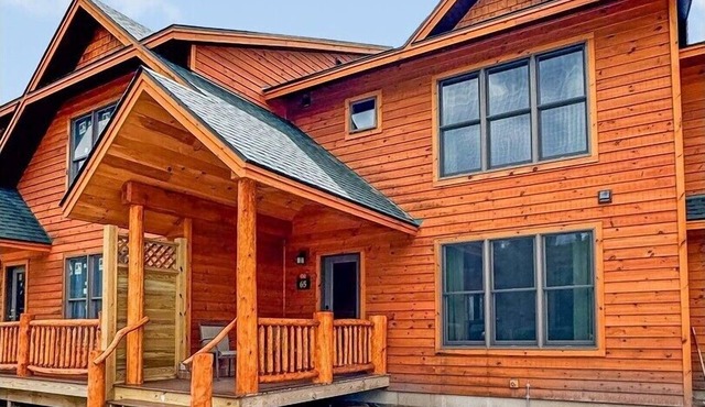 Townhome O2 - Luxury Waterfront Home on 4th Lake