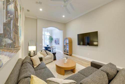 Townhome w/Patio < 5 Mi to UF Campus!