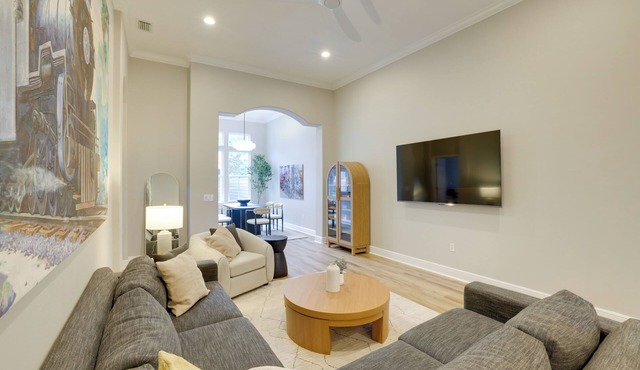 Townhome w/Patio < 5 Mi to UF Campus!