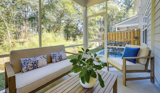 Townhome w/Pool! 7 Mi to Ocean Isle Beach