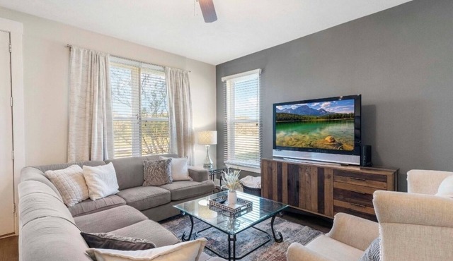 Townhome with Loft & Contemporary Flair! Convenient & Straight Route to A&M!