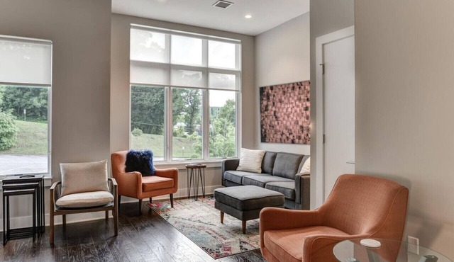 Townhome with Large Rooftop Terrace
