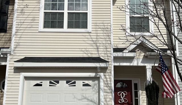 Townhome with WiFi and AC in Simpsonville.