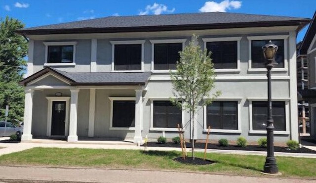 Townhomes at the Falls - 310 A lower - Buffalo Aven2 Blocks from the Falls!
