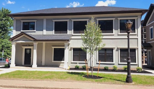 Townhomes at the Falls - 310 B upper - Buffalo Aven2 Blocks from the Falls!