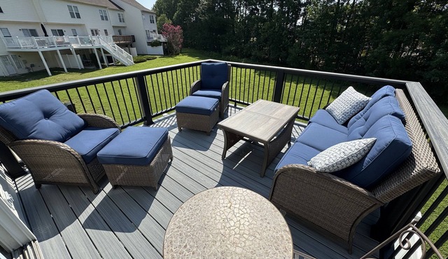 Townhomes of Providence spacious townhouse w/shared pool, deck, W/D