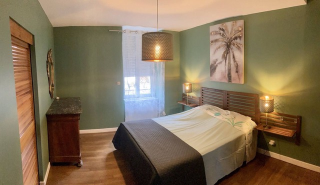 Townhouse in the countryside with large garden and jacuzzi