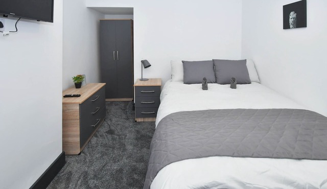 Townhouse @ 101 Lord Street Crewe – Superior Double with TV