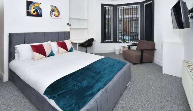 Townhouse @ 202 Walthall St Crewe - Double Room