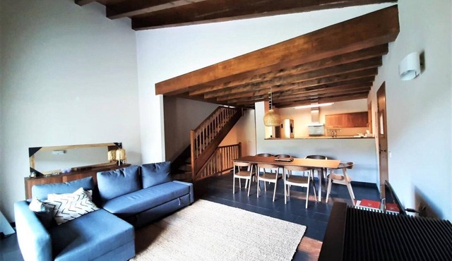 Townhouse 4 Bed Pellet Stove, Private Garden & Garage