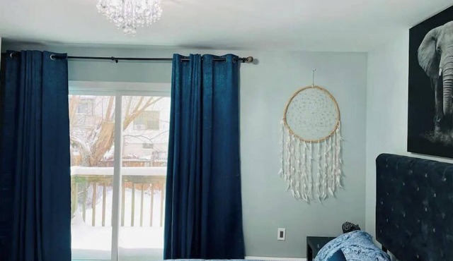 TOWNHOUSE🏠5BR/2BATH/2 FLOORS/FREE PARKING/BBQ 🤩