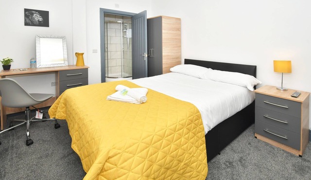 Townhouse @ Bedford St- Superior Double with TV