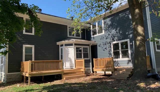 Townhouse Downtown Siloam Springs-Sleeps 5