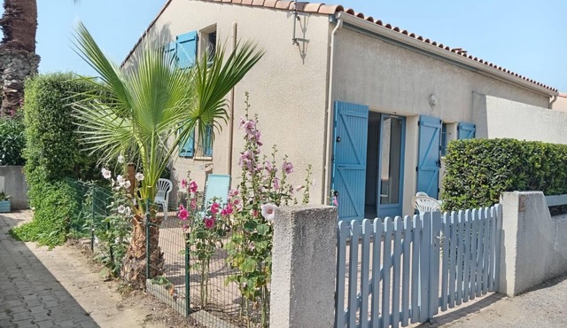 Townhouse with terrace, 6min walk to the beach
