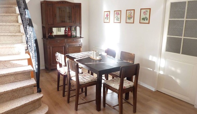 Townhouse in the old town of Laroque
