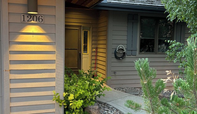 Townhouse in beautiful North Helena Valley, below the majestic Sleeping Giant