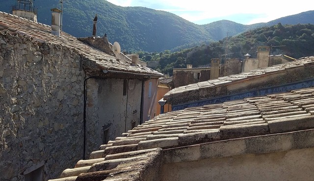 Townhouse in Center of Nyons storage for cycling &/or climbing equipment