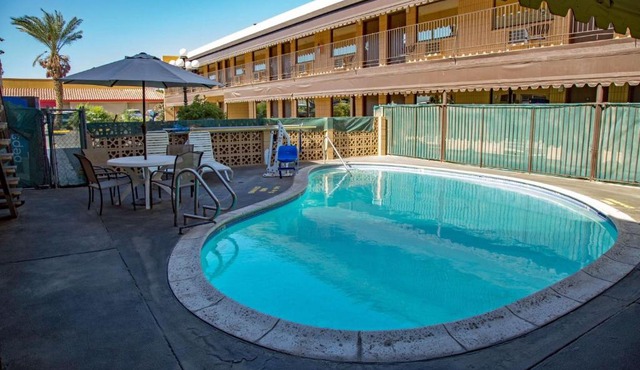 Townhouse Inn and Suites