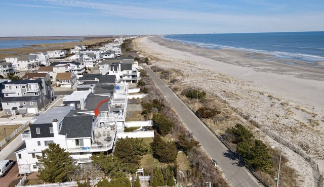 Townhouse is perfectly situated on an OCEANFRONT lot on the island!