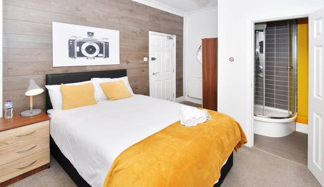 Townhouse @ Lord Street Crewe - Superior Double Ensuite With TV