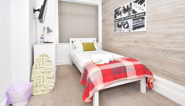 Townhouse @ Lord Street Crewe - Superior Single Ensuite With TV