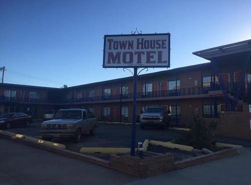 TownHouse Motel