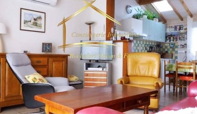 Townhouse near center - sleeps 5