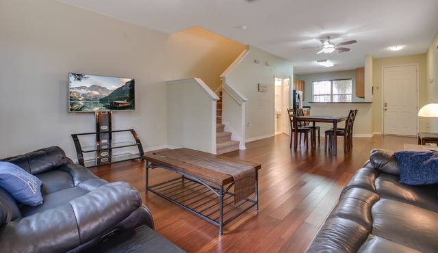 TOWNHOUSE NEAR DISNEY!