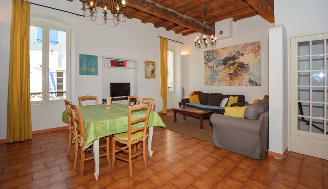 Townhouse near historical center of Tarascon