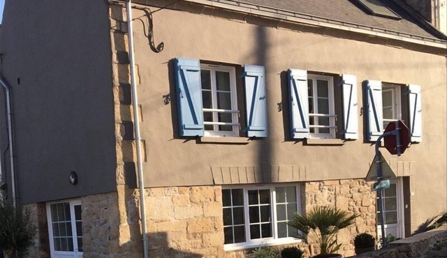 Townhouse near the sea (300 meters)